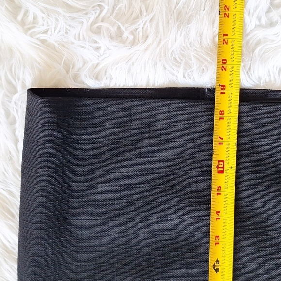 LIKE NEW Banana Republic Black Wool Skirt Size 2 - Picture 13 of 13